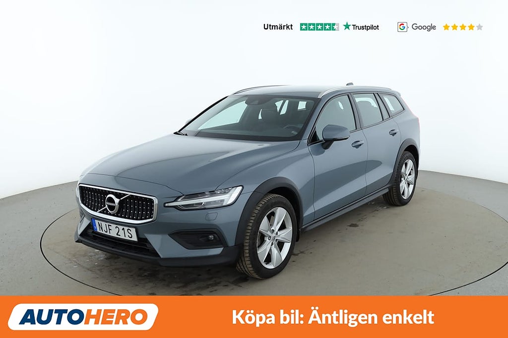 Volvo V60 Cross Country B4 Momentum Pro AWD / VOC, Värmare, CarPlay