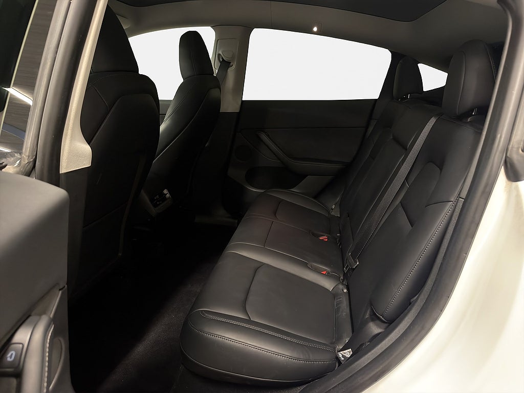 Tesla Model Y Stnd Range, Autopilot, Dragkrok, Pano, Läder, MOMS