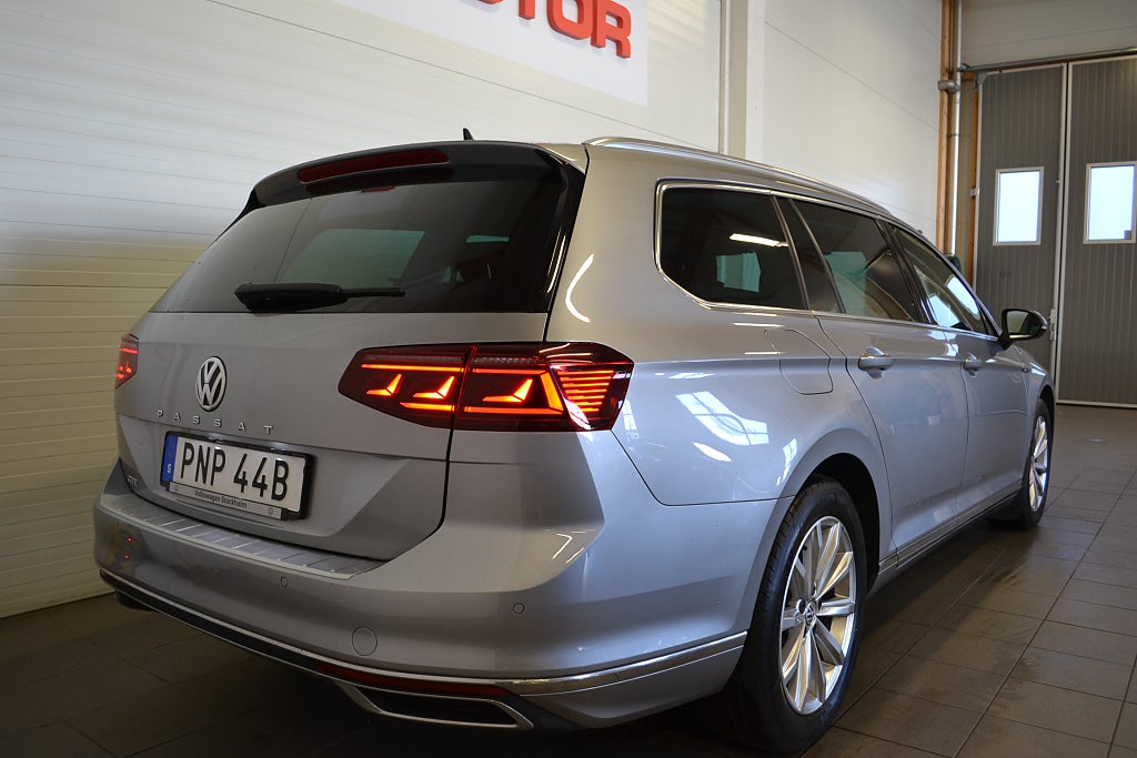 Volkswagen Passat Sportscombi GTE Plug-in Kamera Drag Värmare Navi IQ