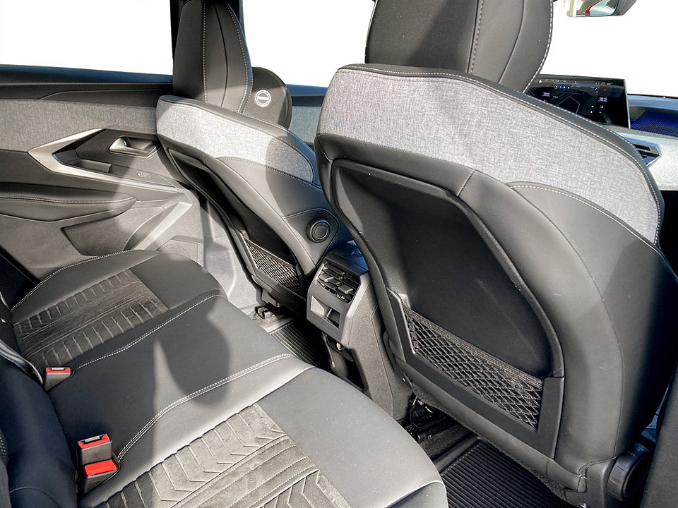 Bild på Peugeot 3008 GT Hybrid 145hk Aut B-KAMERA CARPLAY NAV
