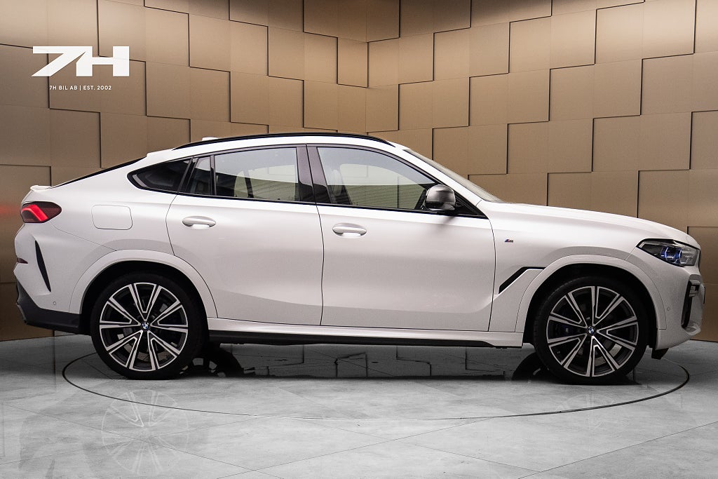 BMW X6 M50i V8 / Pano / Drag / B&W / HuD / Värmare / Night Vis