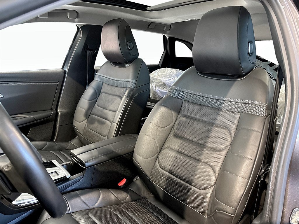 Bild på Citroën C5 X Shine Exclusive 1.6 PT 180hk Aut - PANO,360-KAMERA,DRAG