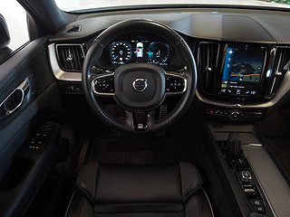 SUV Volvo XC60 14 av 24