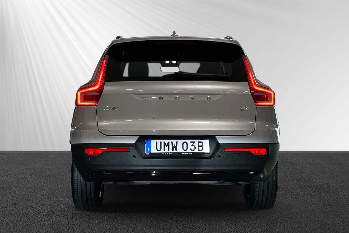 Volvo XC40 B4 FWD Bensin Plus Dark 2025, bild 2/10
