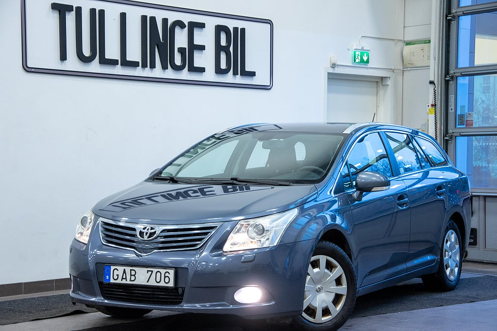 Toyota Avensis Kombi 2.0 Business M&K Värmare Farthållare 