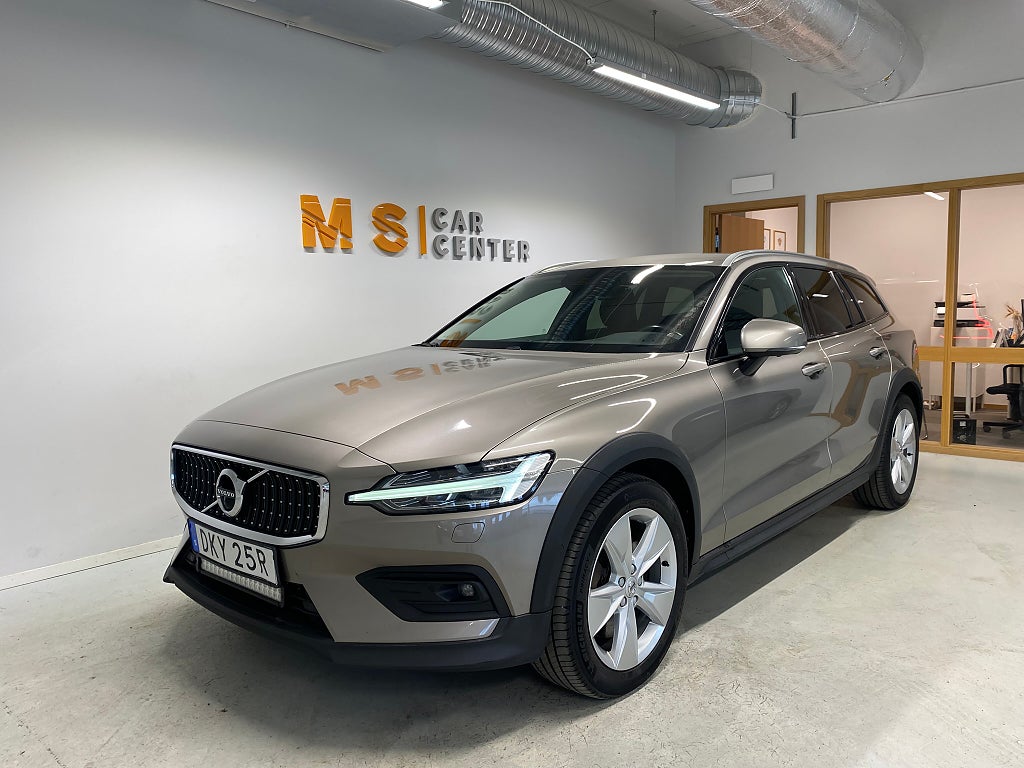 Volvo V60 Cross Country D4 AWD Geartronic Momentum Drag 360° VoC Rattvärme