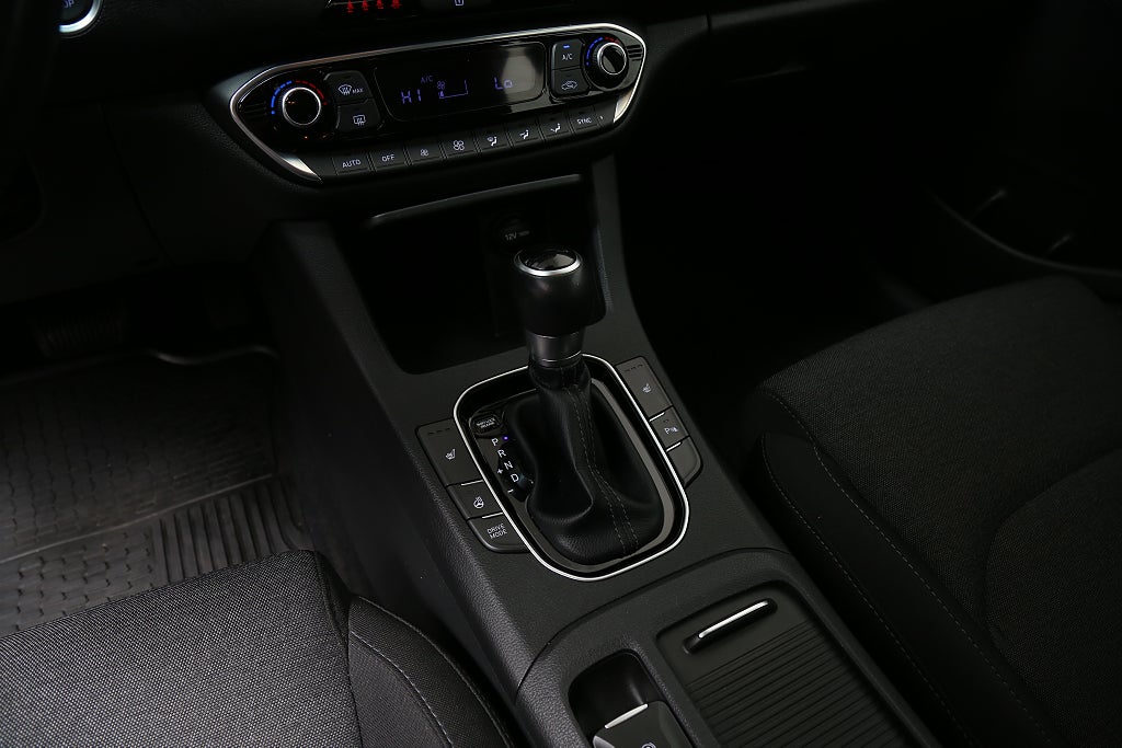 Hyundai i30 1,5 T-GDI 48V MHEV 159hk Advanced Aut Keyless Dragkrok