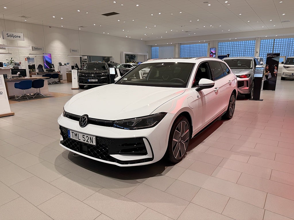 Volkswagen Passat EHYBRID 272 DSG6 R-LINE