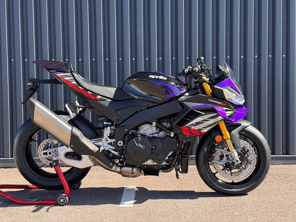 Aprilia Tuono 1100 Factory Indigo shakedown