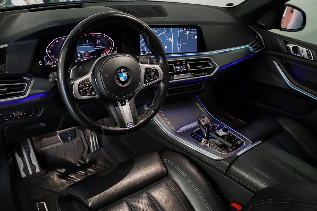 BMW X5 xDrive40i M Sport Pano HuD Värmare H/K Dragkrok MOMS