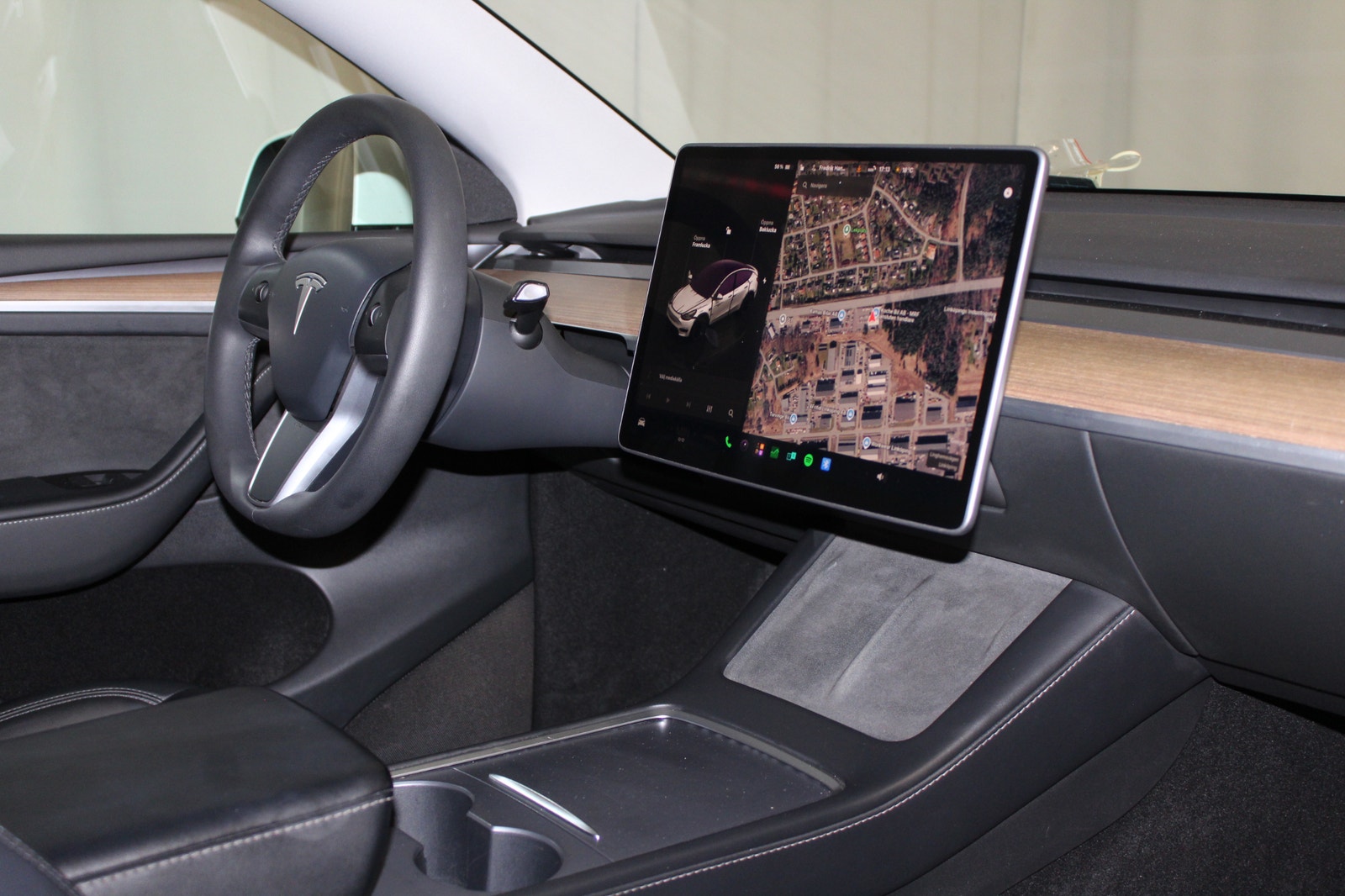 Tesla Model Y Standard Range RWD, Drag, 20'' Uberturbine, Nybilsgaran 2023 - miniatyr 17
