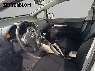 Halvkombi Toyota Auris 8 av 15