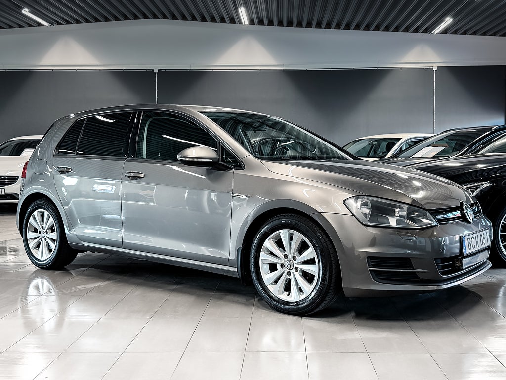 Volkswagen Golf 5-dörrar 1.6 TDI BlueMotion Ny Kamrem Drag BT Välskött