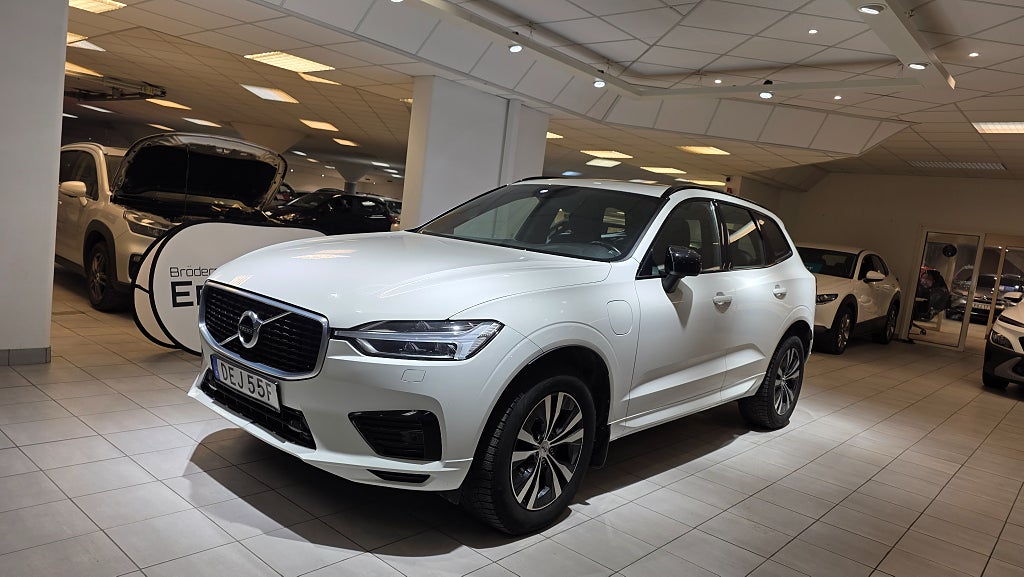 Volvo XC60 Recharge T8 AWD Geartronic R-Design | Drag | Pano
