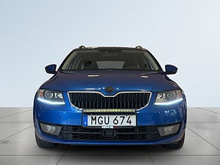 Skoda Octavia Kombi Style Dragkrok Mvärmare LED-ramp Farthållare S&V – bild 2