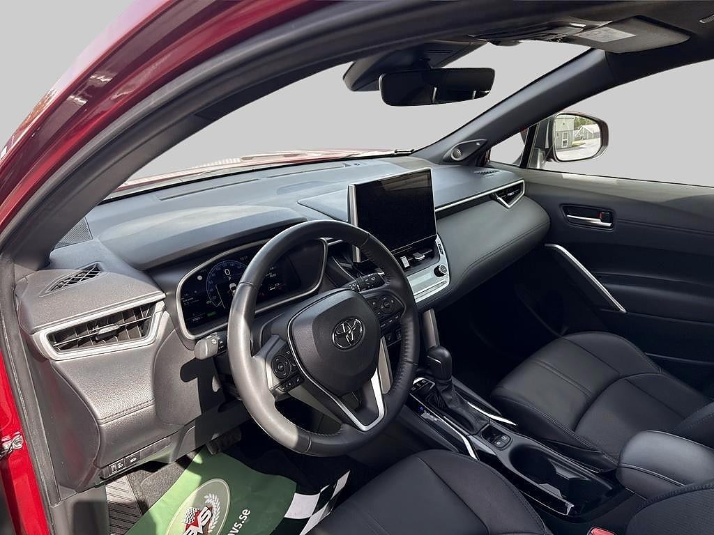 Toyota Corolla Cross 2023 - miniatyr 9