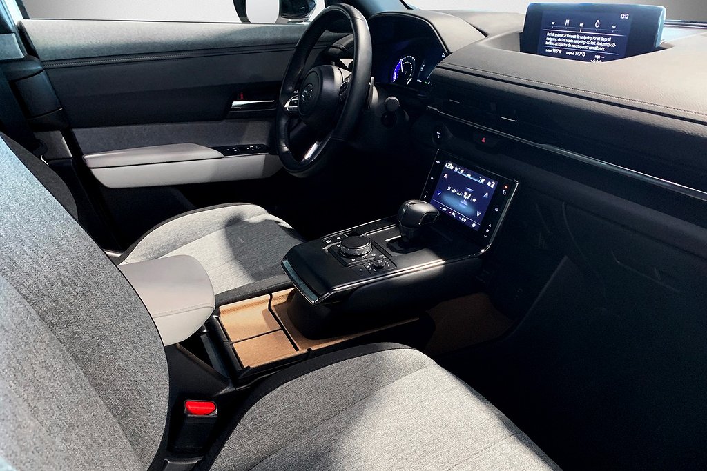 Mazda MX-30 EV | Värmepump | Kamera | Moms 2023