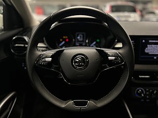 Skoda Fabia 1.0 TSI Style MOMSAD/Farthållare/M-värm/S&V-Däck