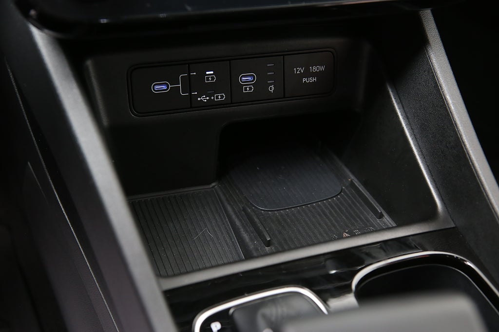 Hyundai Tucson 1.6T MHEV Essential Automat - Vinterhjul & service ingår 2025