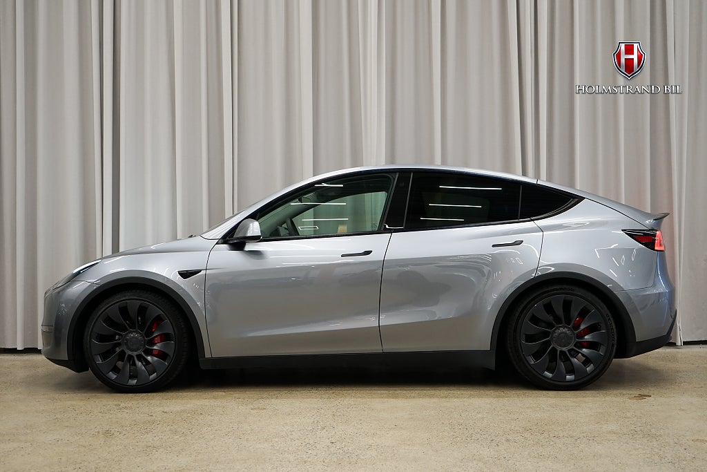 Tesla Model Y Performance 534hk Drag Värmepump Rattvärme MOMS
