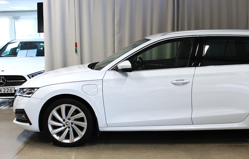 Skoda Octavia iV Style, Värmare, S&V-hjul, Elräc 62km, 3,99% Ränta