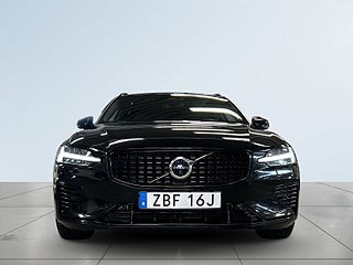 Volvo V60 Recharge T8 AWD Plus Dark R-Design MOMS/1Ägare/Drag/S&V – bild 2