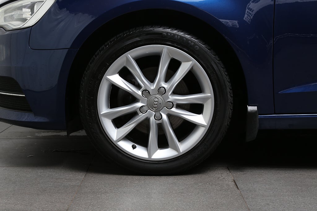 Audi A3 1,2 TFSI 110hk Attraction Sportback I Motorv I Dragkrok 2016