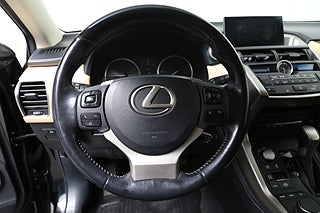 SUV Lexus NX 16 av 24