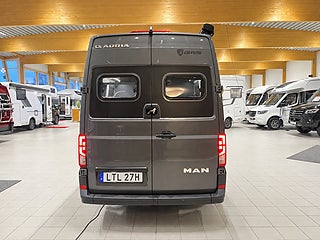 Husbil-halvintegrerad Adria TWIN MAX 680 SLB 4 av 25