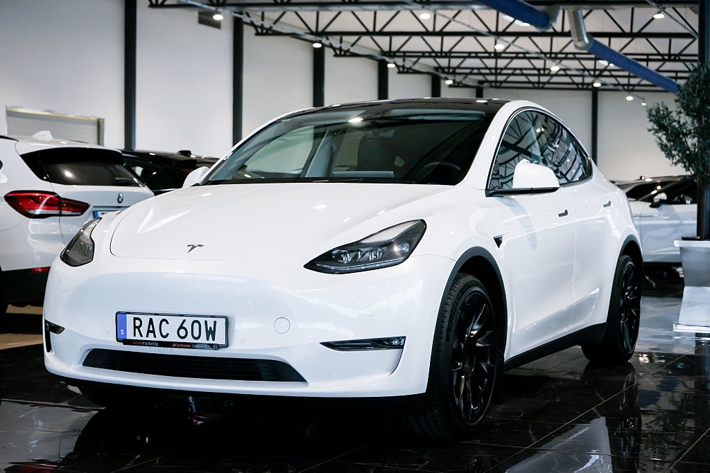 Tesla Model Y Long Range AWD 514HK Glastak Kamera Dragkrok
