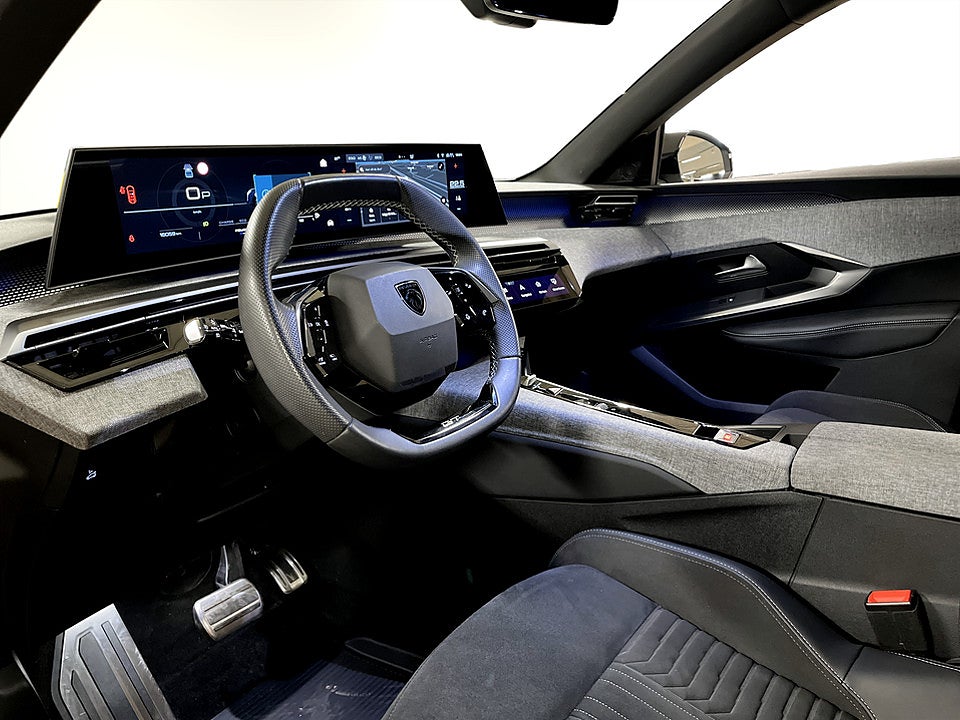 Bild på Peugeot 5008 GT Hybrid 145hk Aut 7-SITS B-KAMERA CARPLAY