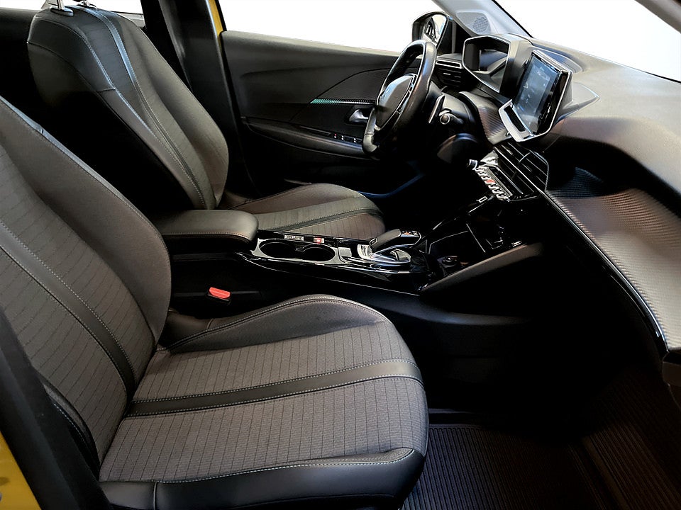 Bild på Peugeot 208 Allure 1.2 PT 100hk Aut - B-KAMERA, PANO