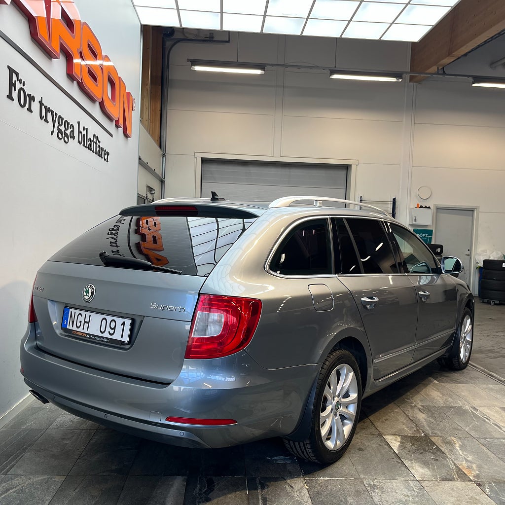 Skoda Superb Kombi 2.0 TDI 4x4 Ambition Värmare Navigation