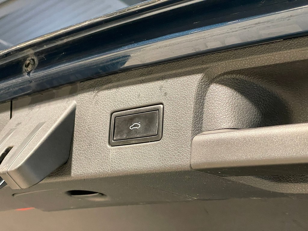 Volkswagen Passat Alltrack | 4WD | Värmare | Drag | Navi 2020