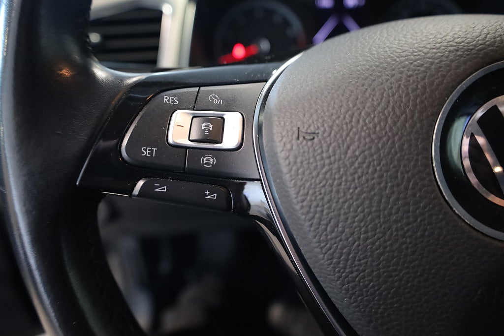 Volkswagen T-Roc 1.5 TSI ACT AUT Värmare PDC Apple Carplay 2022