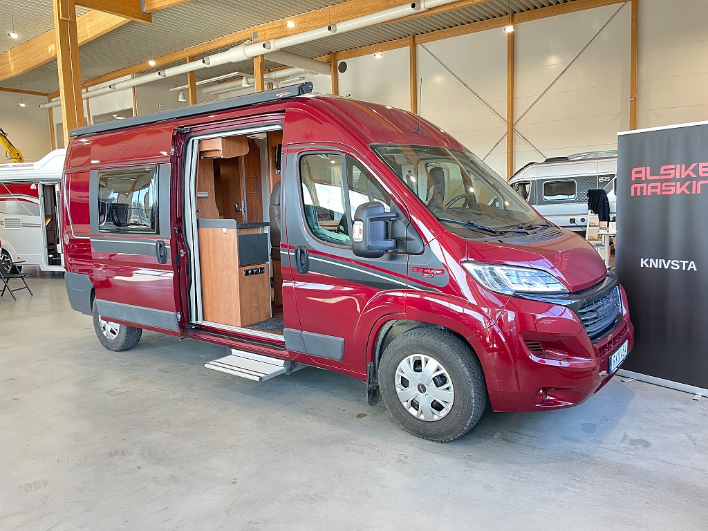 Carthago Malibu Van 600 DB / B-körkort / Solcell / Under 6m / 3500kg / Pl
