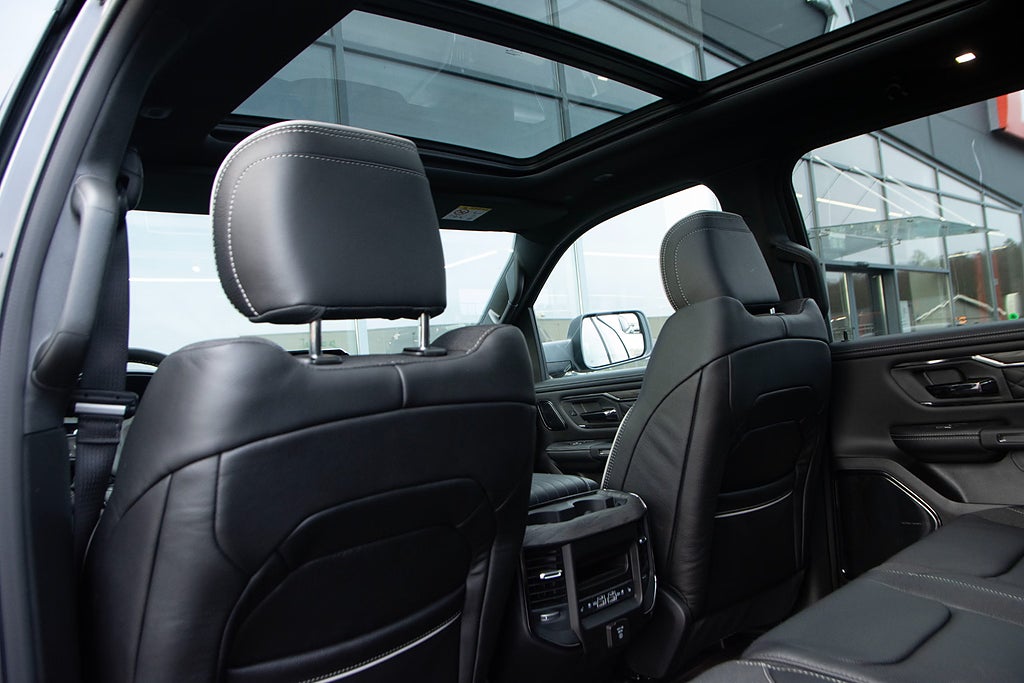 Dodge RAM 1500 Limited Night Edition V8 5.7 HEMI