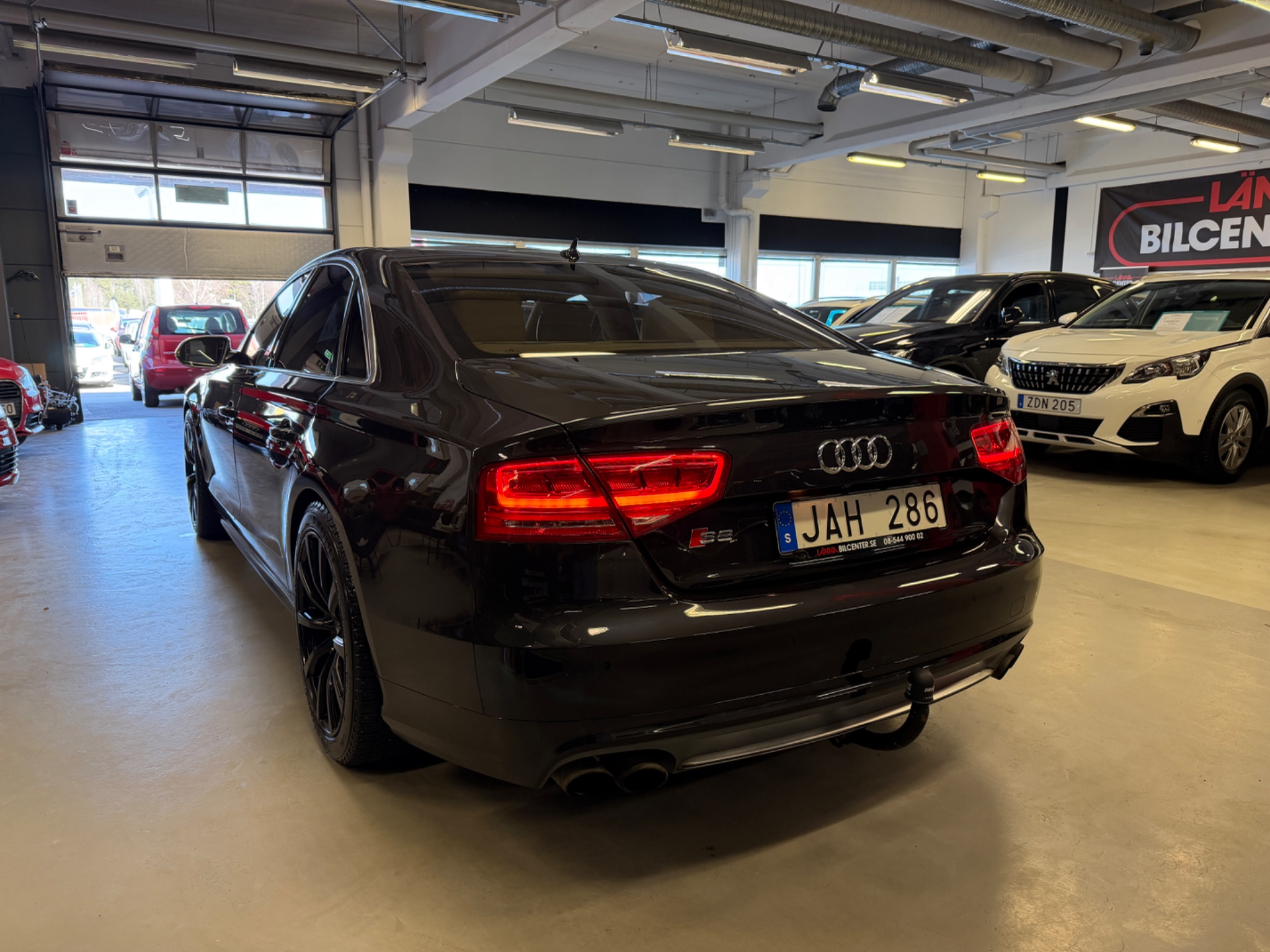 Audi S8 2013, kuva 7/62