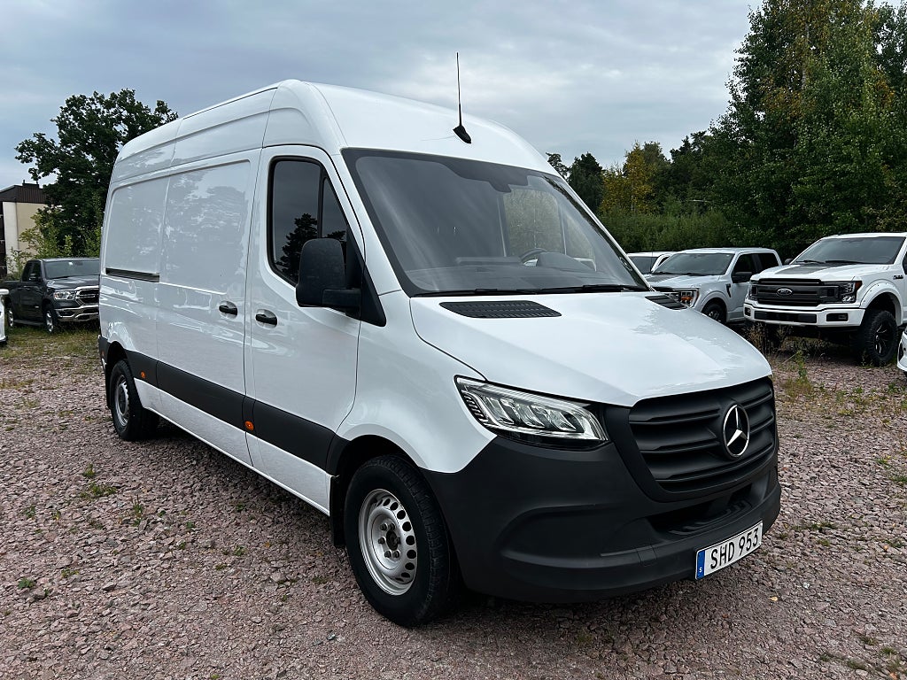 Mercedes-Benz Sprinter 211 CDI FWD Panel Van 9G-Tronic Euro 6 | Ny besiktad