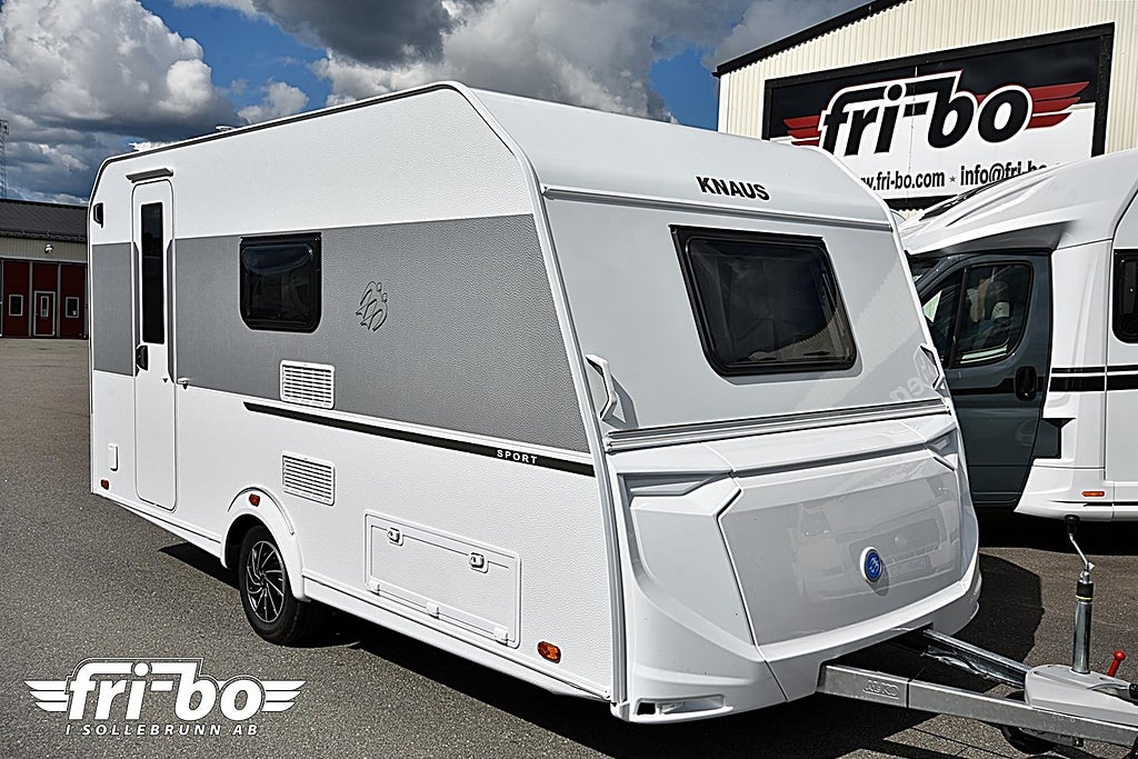 Knaus 420 QD Sport, Dubbelbädd