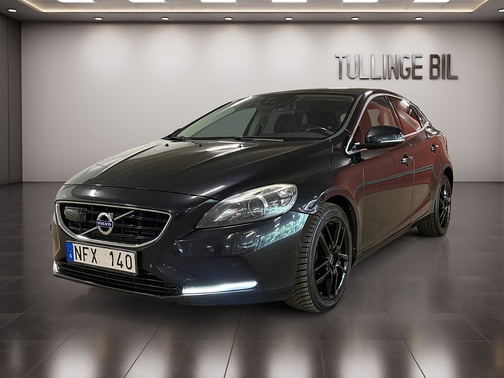 Volvo V40 D3 Momentum Panorama B-Kamera Navi VoC BLIS Värm 3,45% 