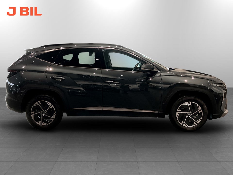 Bild på Hyundai Tucson Essential Hybrid 215hk Aut 4WD B-KAMERA CARPLAY