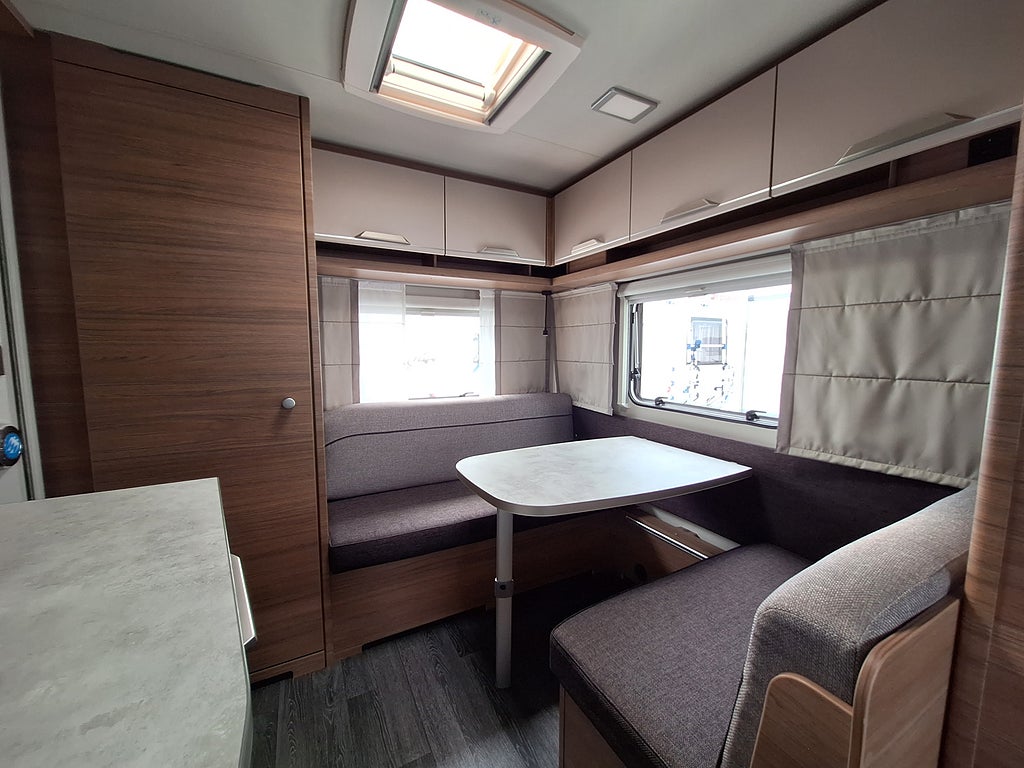 Knaus Sport 420 QD Dubbelbädd