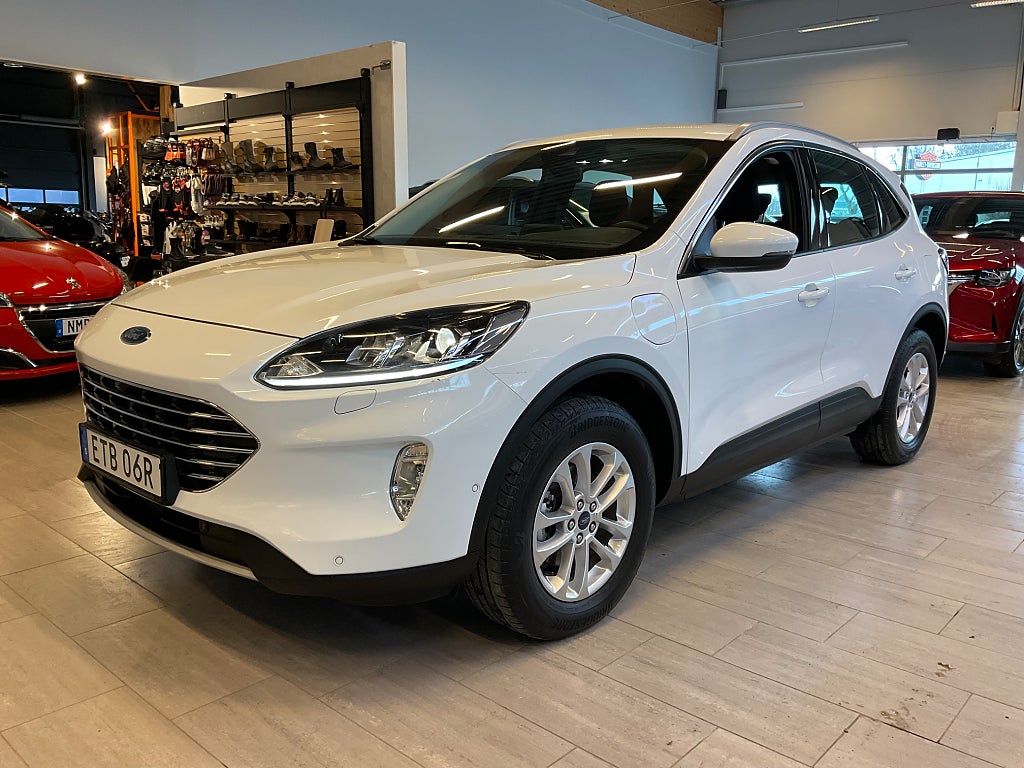 Ford Kuga Plug-In Hybrid E-CVT Backkamera Navigation Dragkrok