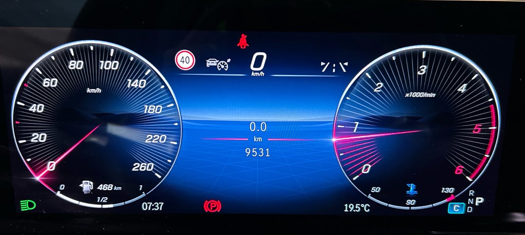 Mercedes-Benz GLB 220 d 4MATIC AMG 7sits Glastak Vinterpaket Drag Elstol - bild 4