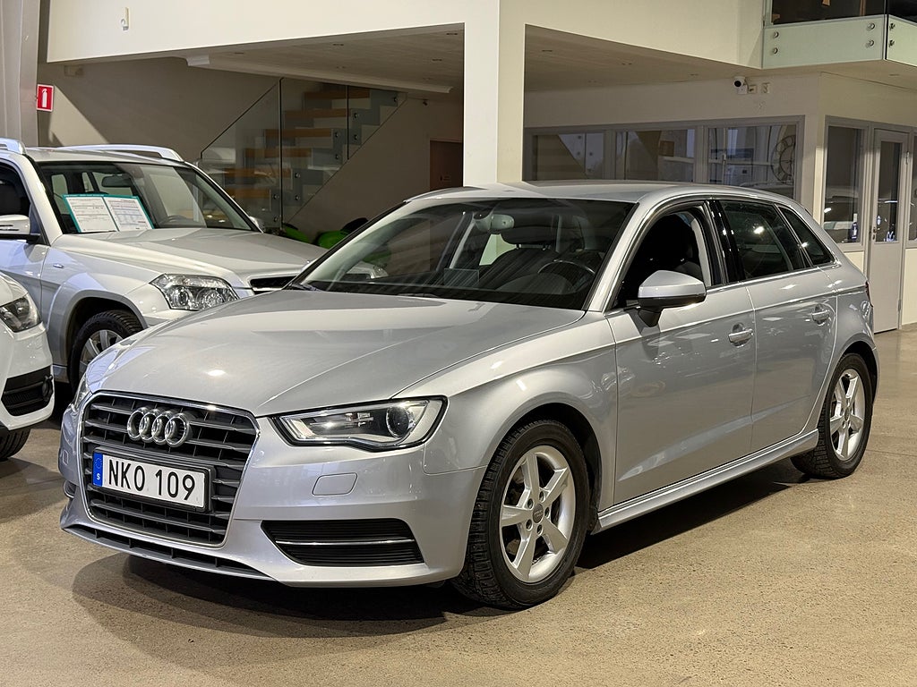 Audi A3 Sportback 1.6 TDI ultra Attraction (Vinterdäck)