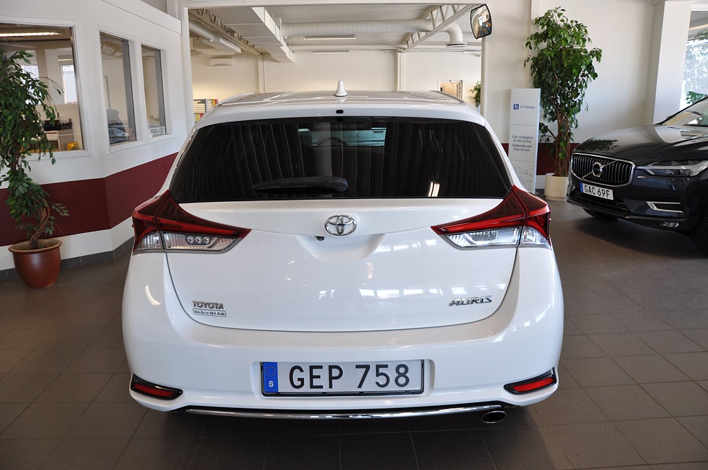 Toyota Auris 2015 - miniatyr 6