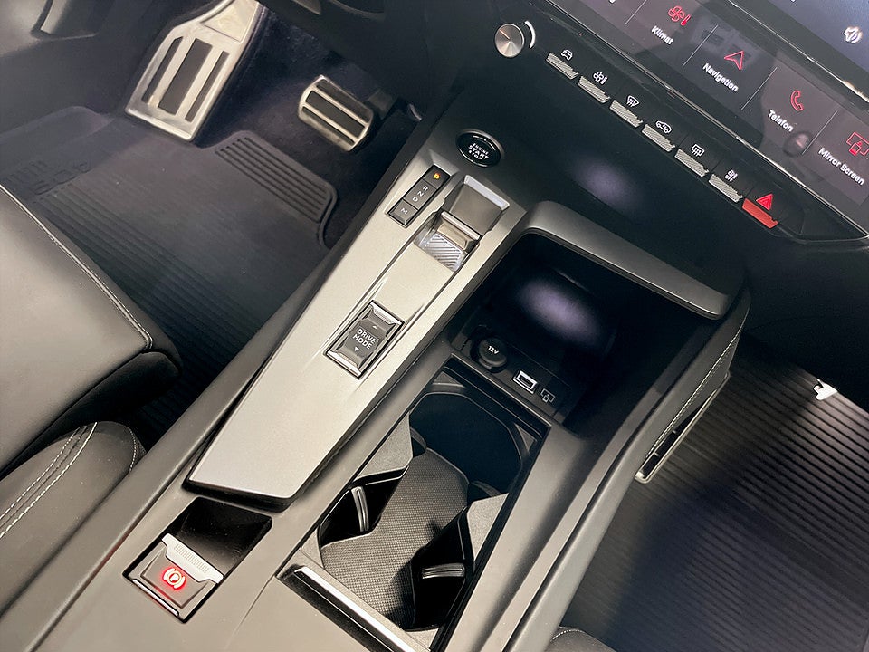 Bild på Peugeot 408 GT 1.2 PT 130hk Aut B-KAMERA CARPLAY ELSTOL