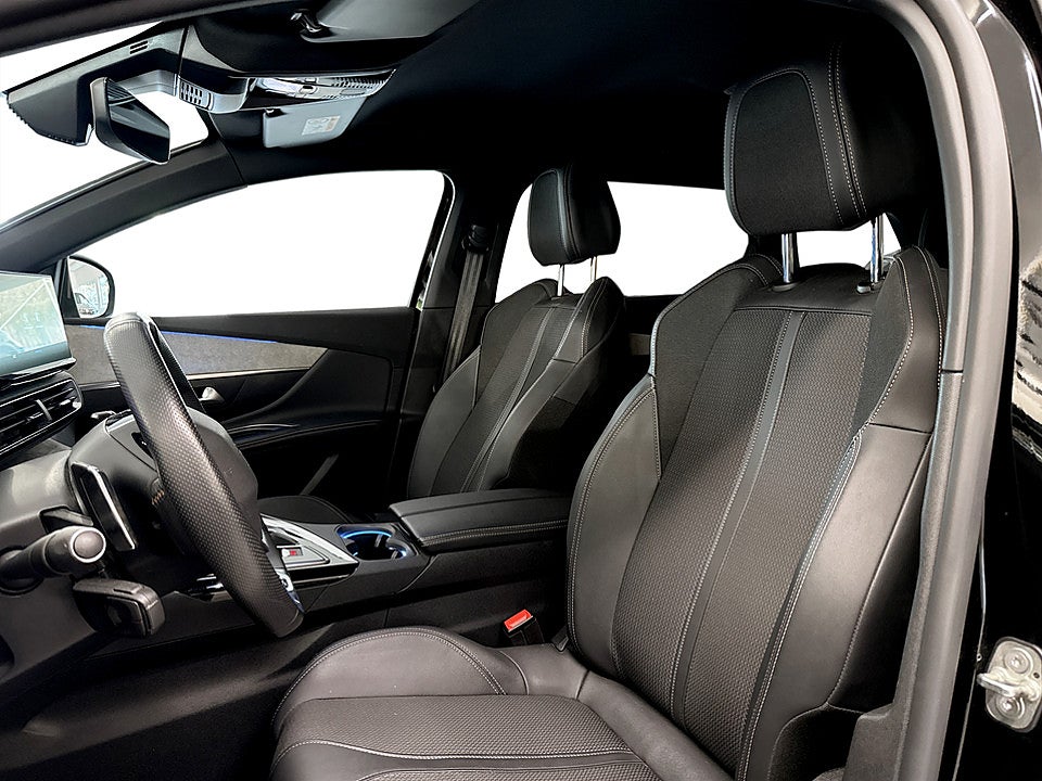 Bild på Peugeot 5008 GT 1.2 PT 130hk Aut 7-SITS B-KAMERA CARPLAY