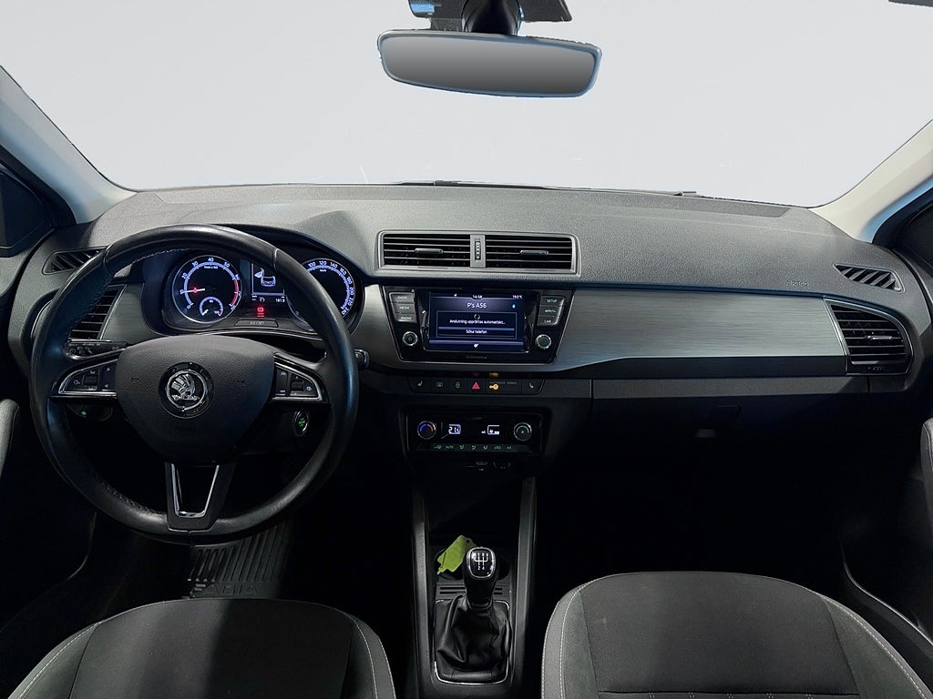 Skoda Fabia 1.0 TSI Dragkrok Carplay Sensorer Farthållare bild 9